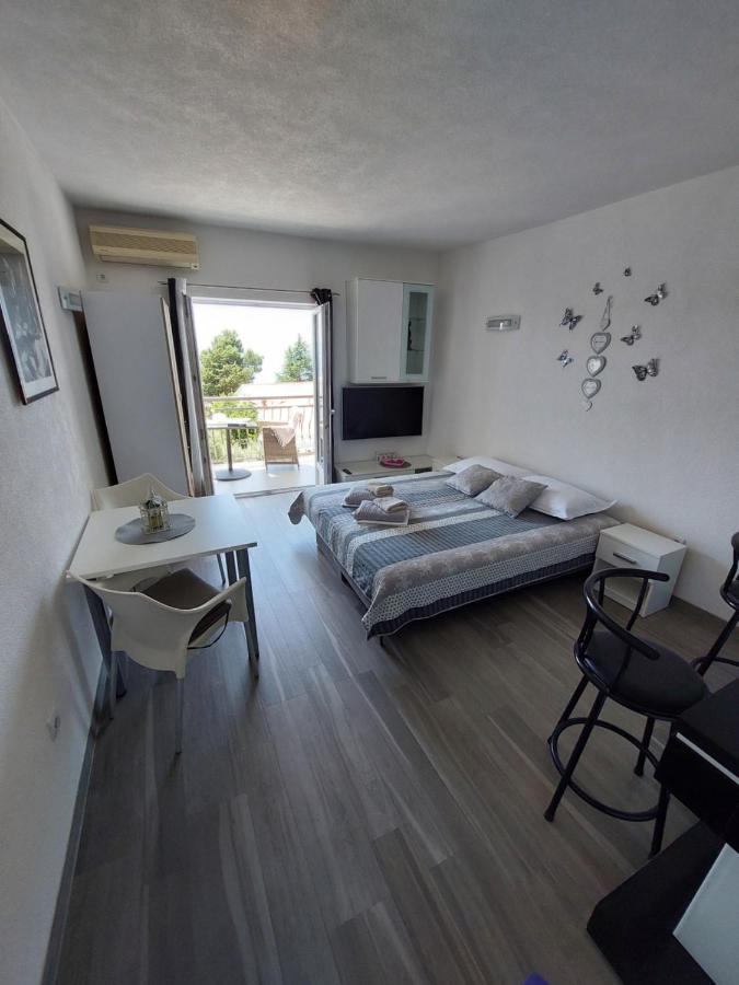 Apartments Matic Baška Voda エクステリア 写真