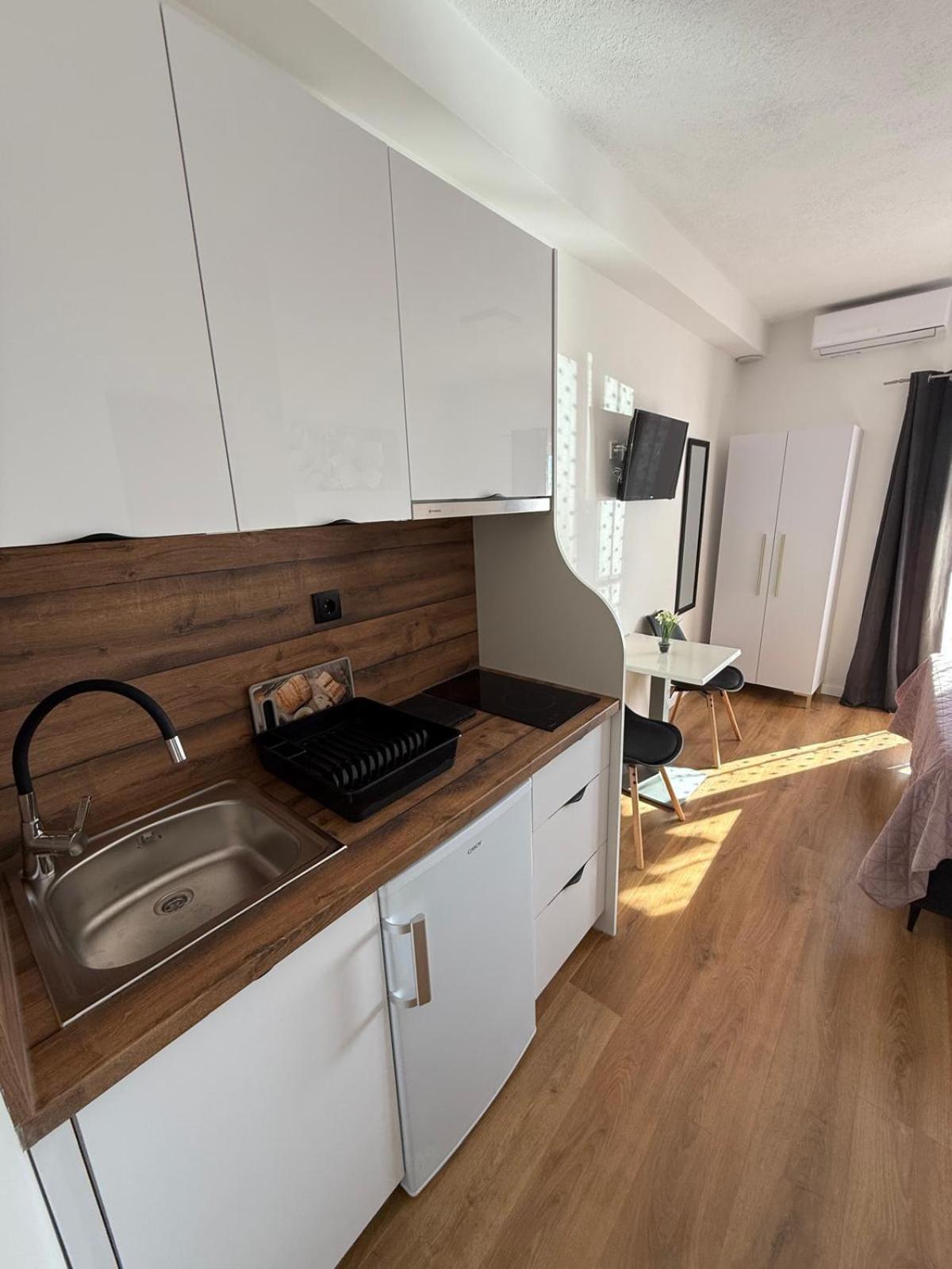 Apartments Matic Baška Voda エクステリア 写真