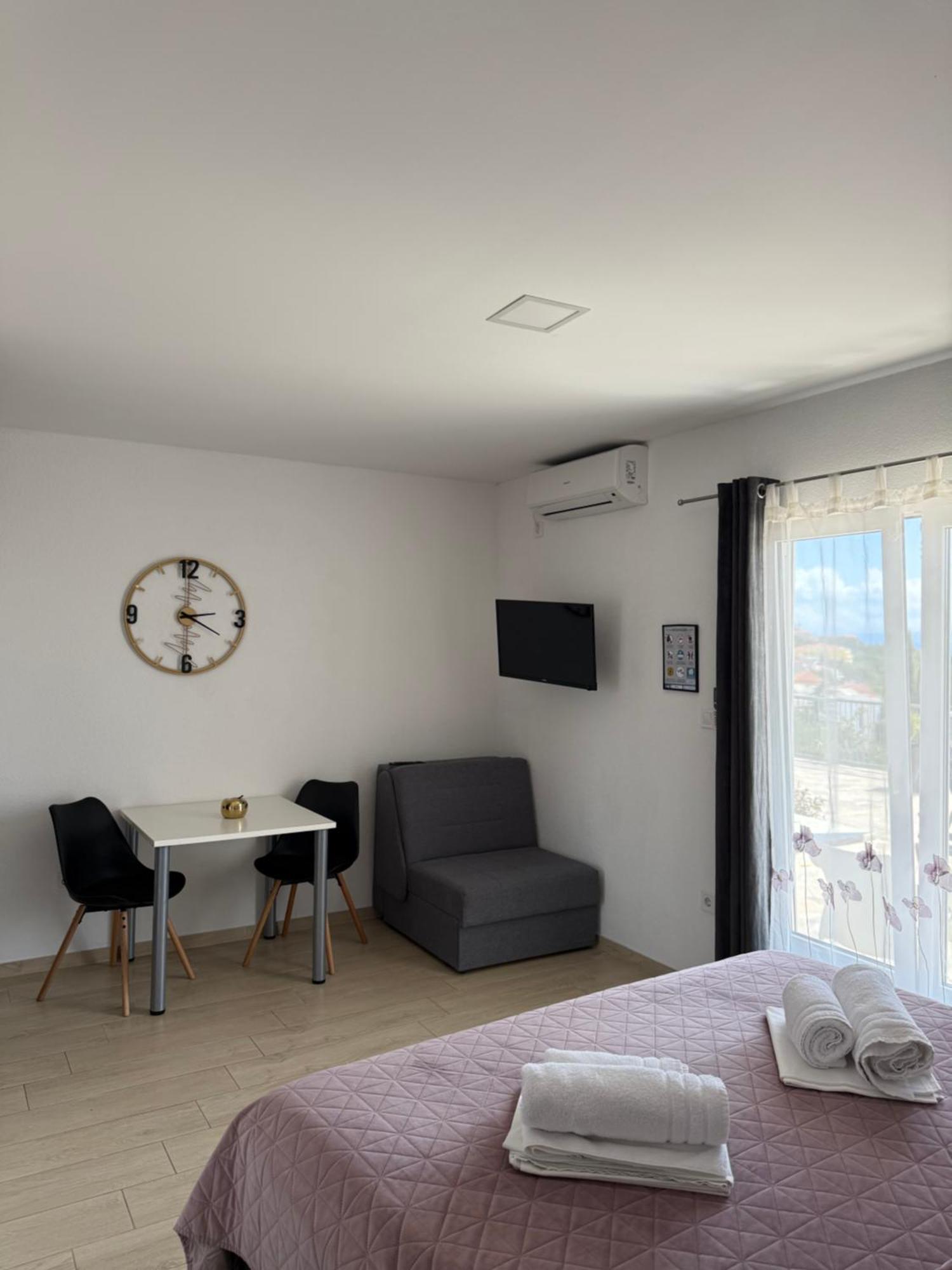 Apartments Matic Baška Voda エクステリア 写真