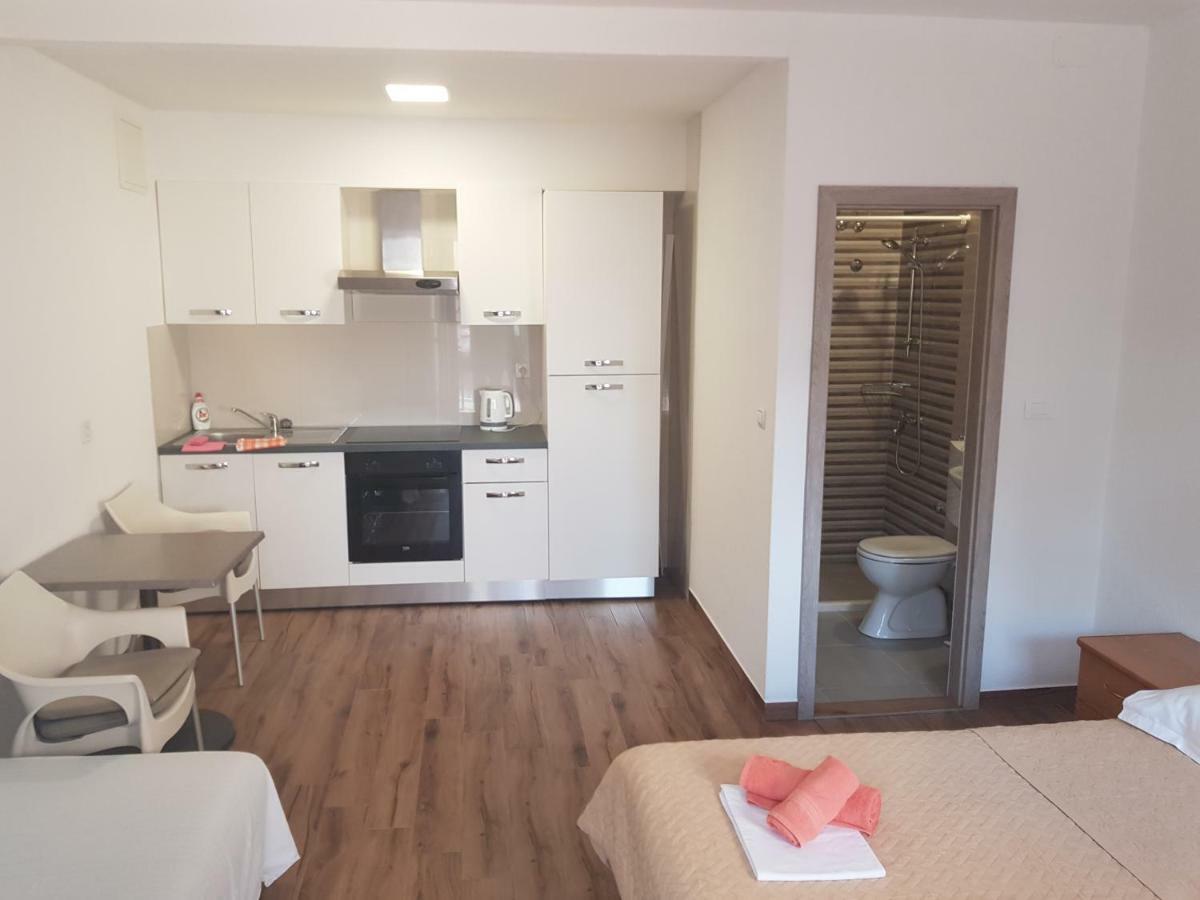 Apartments Matic Baška Voda エクステリア 写真